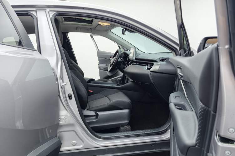 Used Toyota IZOA 2021 2.0L Enjoy Edition Interior 6