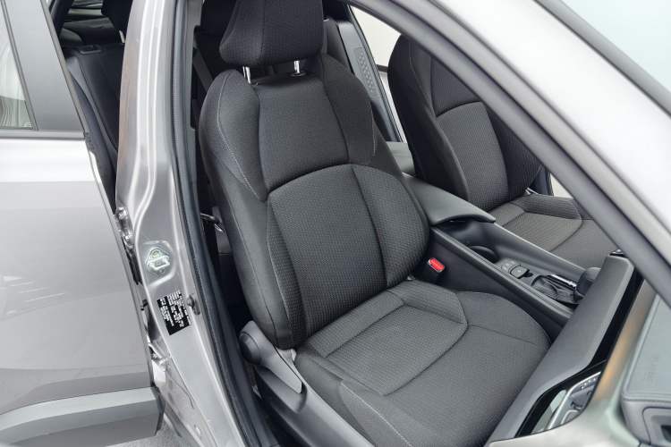 Used Toyota IZOA 2021 2.0L Enjoy Edition Interior 9