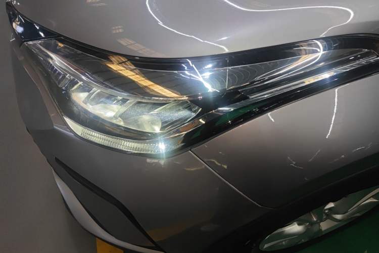 Used Toyota IZOA 2021 2.0L Yixing Version Left Front Headlight