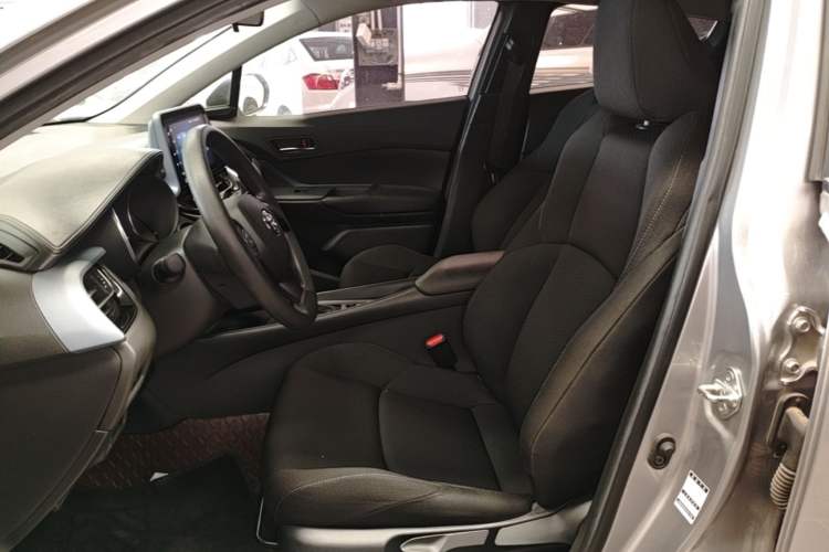 Used Toyota IZOA 2021 2.0L Enjoy Edition Left Front Seat