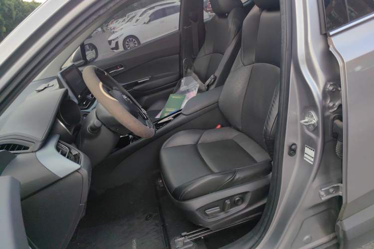 Used Toyota IZOA 2021 2.0L Yichi Version Left Front Seat