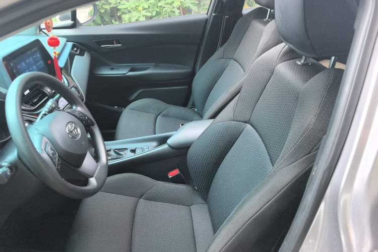 Used Toyota IZOA 2021 2.0L Enjoy Edition Left Front Seat