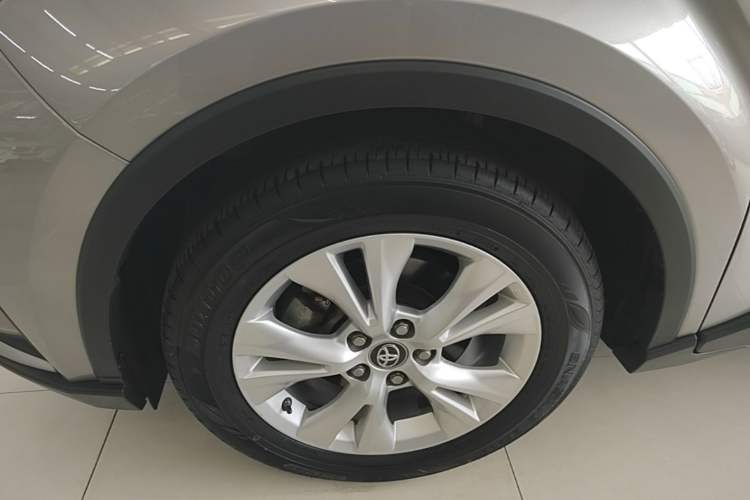 Used Toyota IZOA 2021 2.0L Yixing Version Left Front Wheel Hub
