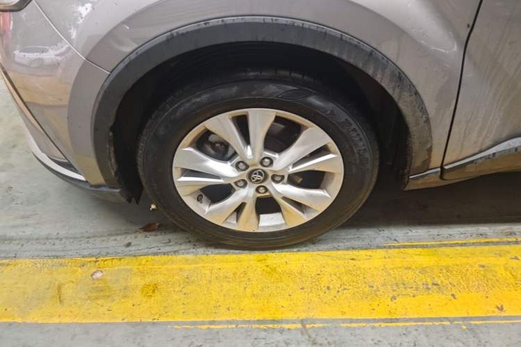 Used Toyota IZOA 2021 2.0L Yixing Version Left Front Wheel Hub