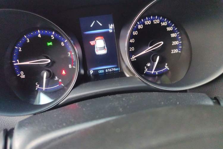 Used Toyota IZOA 2021 2.0L Enjoy Edition Odometer Close Up