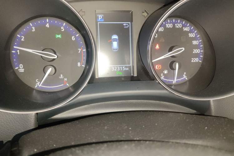 Used Toyota IZOA 2021 2.0L Yichi Version Odometer Close Up