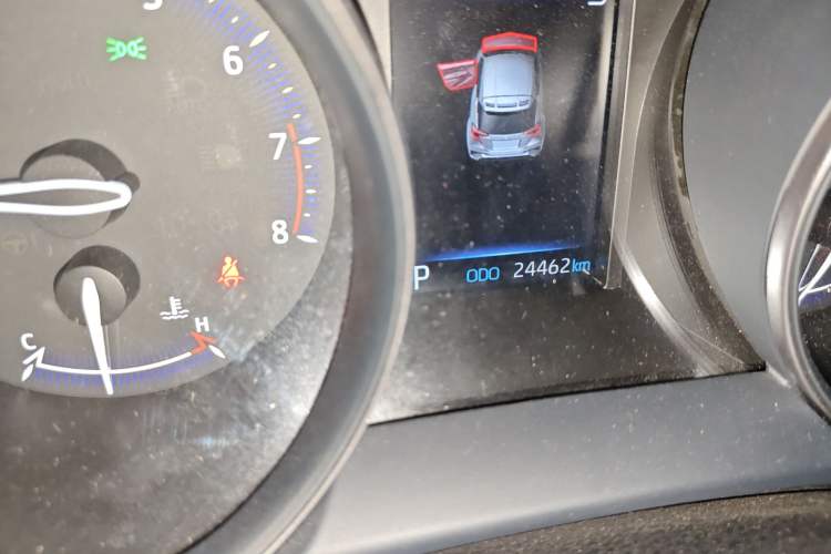 Used Toyota IZOA 2021 2.0L Enjoy Edition Odometer Close Up
