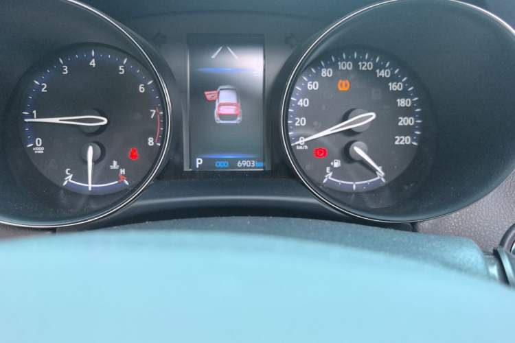 Used Toyota IZOA 2021 2.0L Enjoy Edition Odometer Close Up