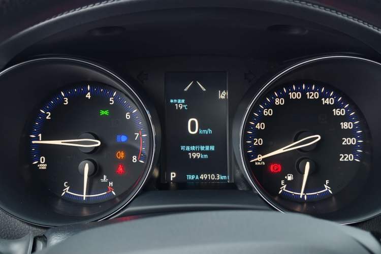 Used Toyota IZOA 2021 2.0L Enjoy Edition Odometer Close Up