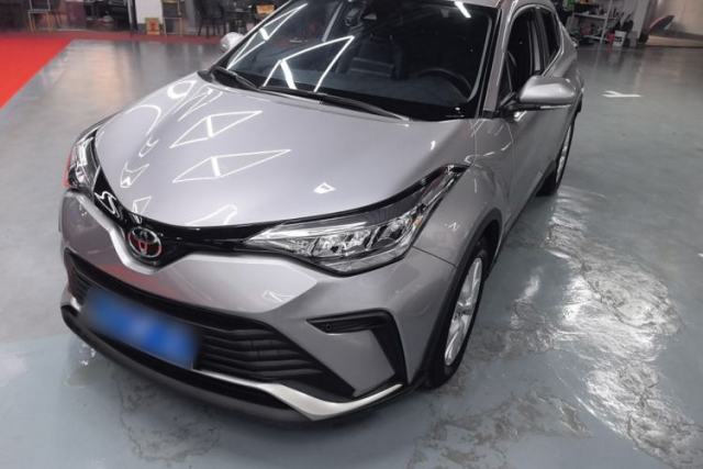 Używany Toyota IZOA 2021 2.0L Yixing Version