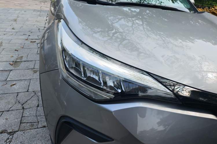 Used Toyota IZOA 2021 2.0L Enjoy Edition Right Front Headlight