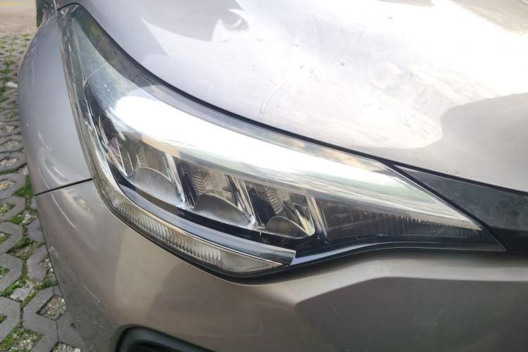 Used Toyota IZOA 2021 2.0L Enjoy Edition Right Front Headlight