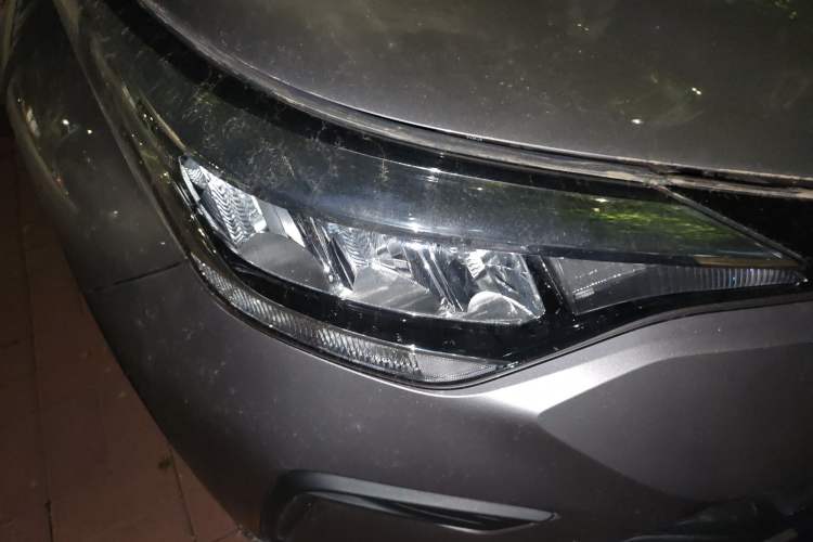 Used Toyota IZOA 2021 2.0L Enjoy Edition Right Front Headlight