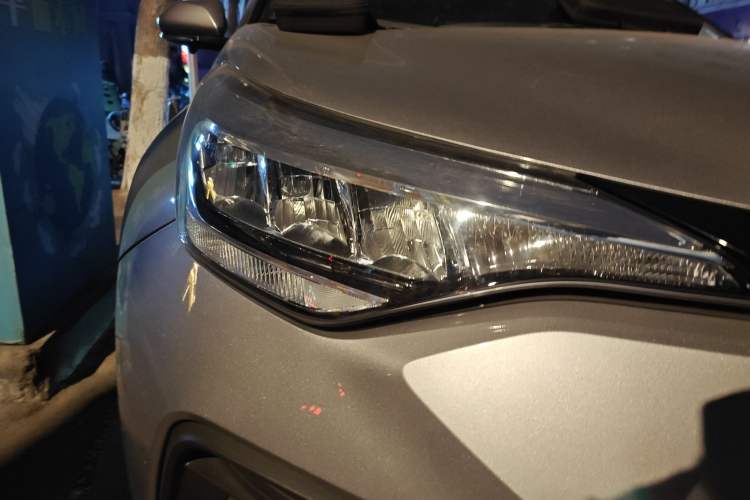 Used Toyota IZOA 2021 2.0L Enjoy Edition Right Front Headlight