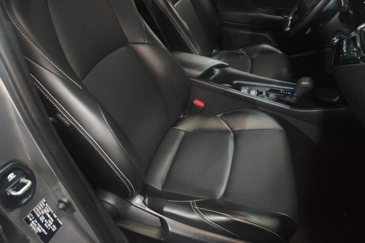Used Toyota IZOA 2021 2.0L Yixing Version Right Front Seat
