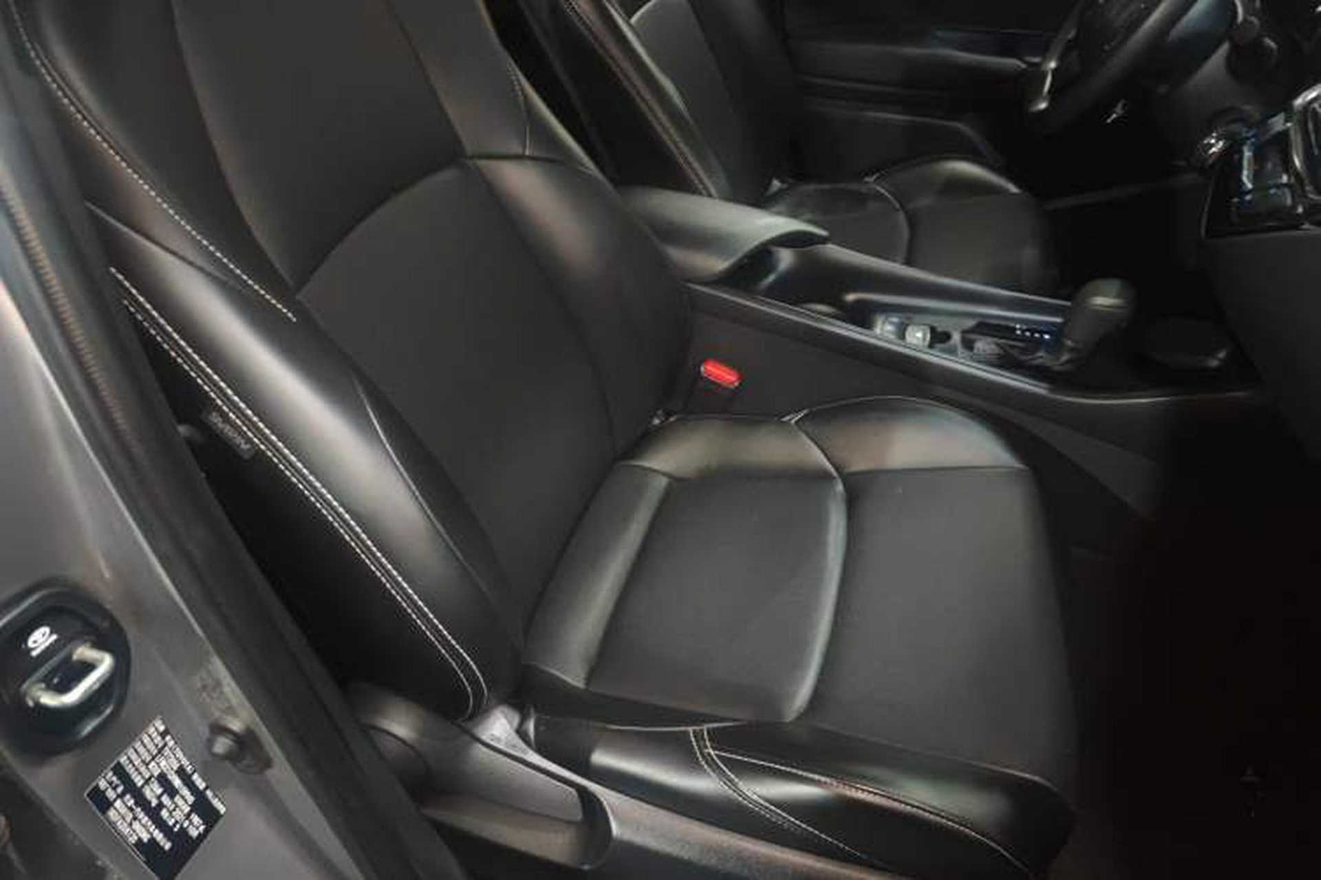 Used Toyota IZOA 2021 2.0L Yixing Version Right Front Seat
