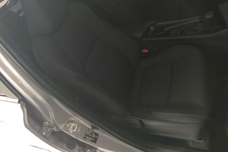 Used Toyota IZOA 2021 2.0L Yixing Version Right Front Seat