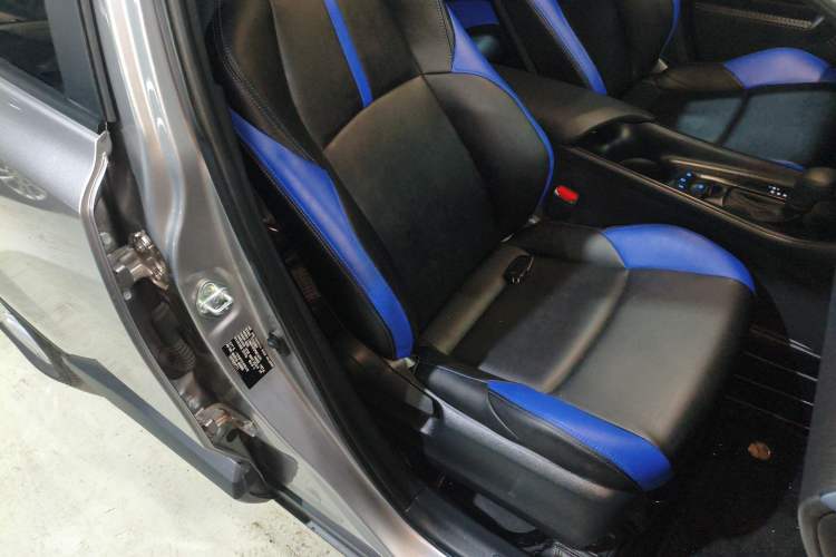 Used Toyota IZOA 2021 Dual-Motor 2.0L Yixiang Edition Right Front Seat
