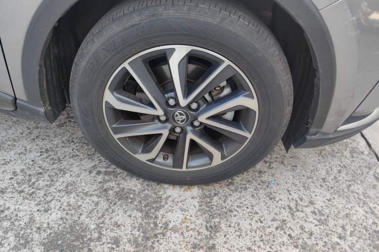 Used Toyota IZOA 2021 2.0L Yichi Version Right Front Wheel Hub