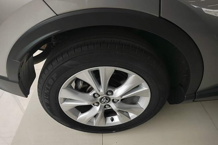 Used Toyota IZOA 2021 2.0L Yixing Version Right Rear Wheel Hub