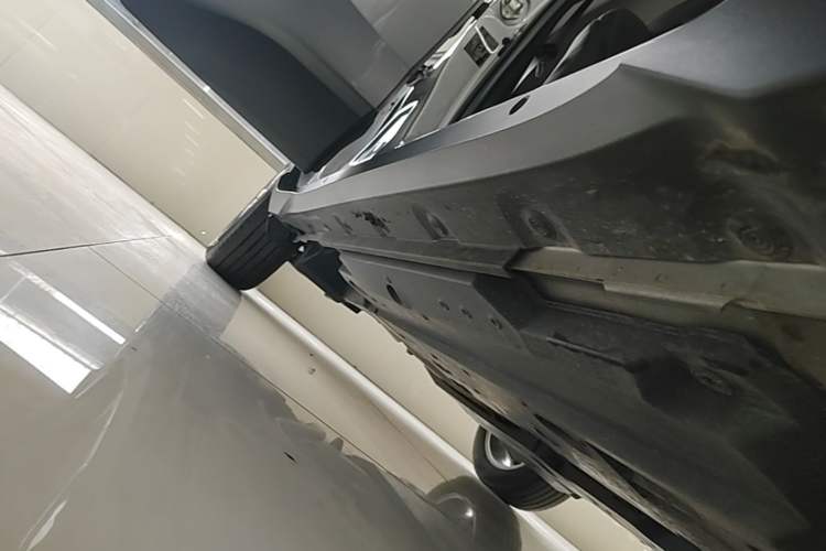 Used Toyota IZOA 2021 2.0L Yixing Version Right Side Sill