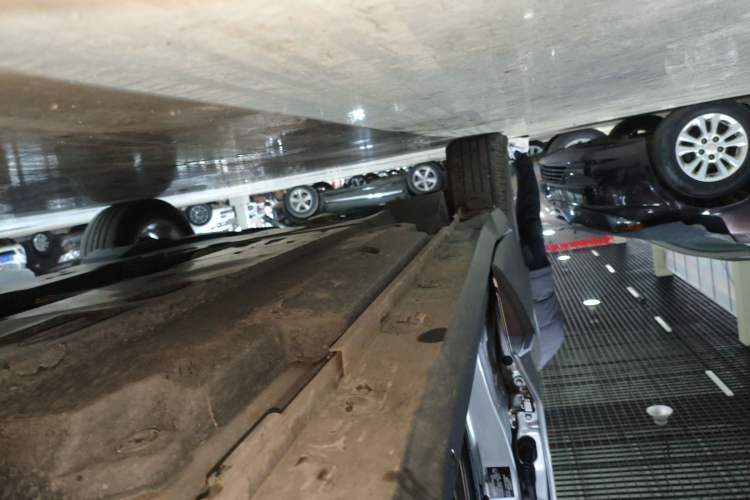Used Toyota IZOA 2021 Dual-Motor 2.0L Yixiang Edition Right Side Sill