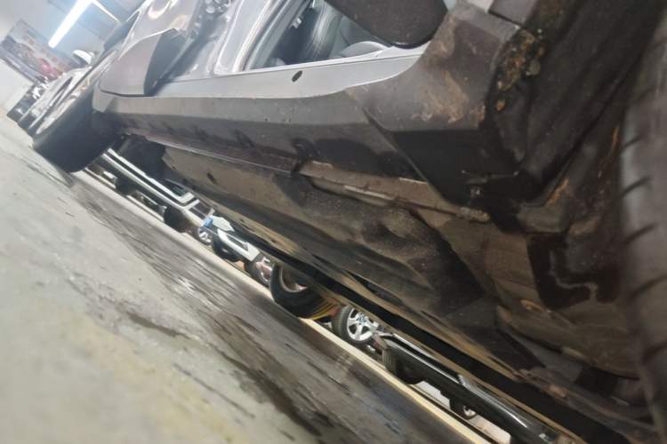 Used Toyota IZOA 2021 2.0L Yixing Version Right Side Sill