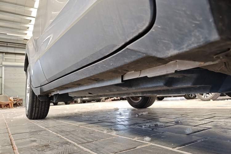 Used Toyota IZOA 2021 2.0L Enjoy Edition Right Side Sill