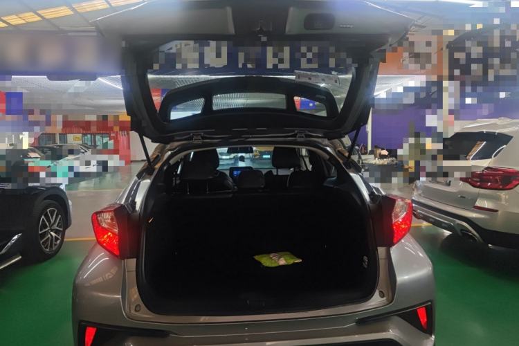 Used Toyota IZOA 2021 2.0L Yixing Version Trunk