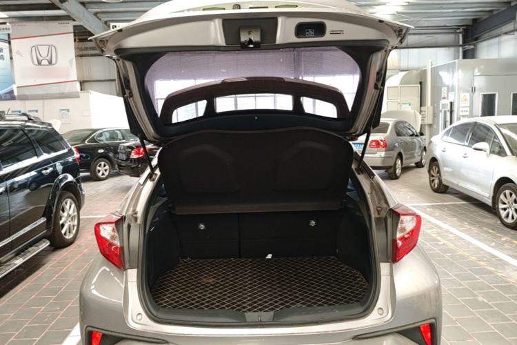 Used Toyota IZOA 2021 2.0L Enjoy Edition Trunk