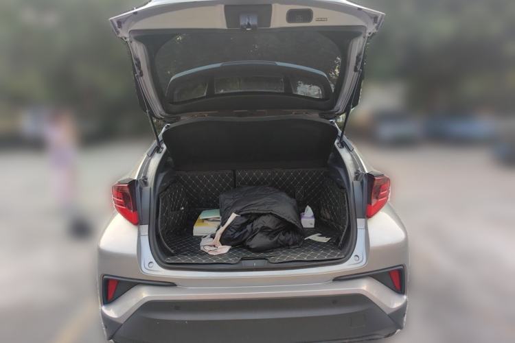 Used Toyota IZOA 2021 2.0L Yichi Version Trunk