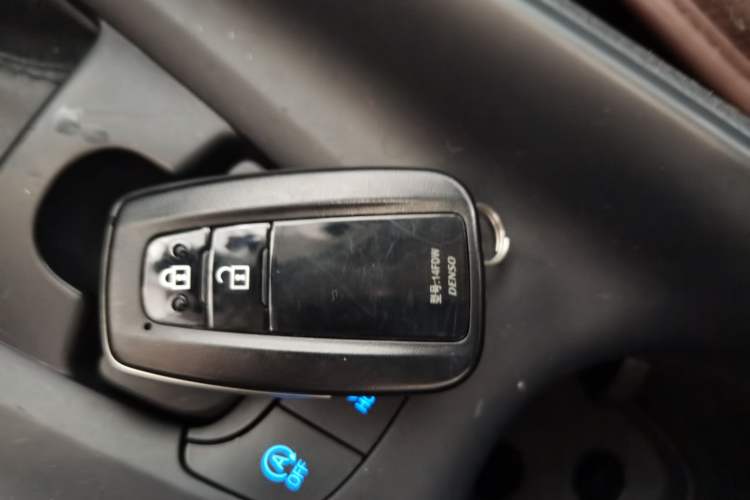 Used Toyota IZOA 2021 2.0L Enjoy Edition Vehicle Key