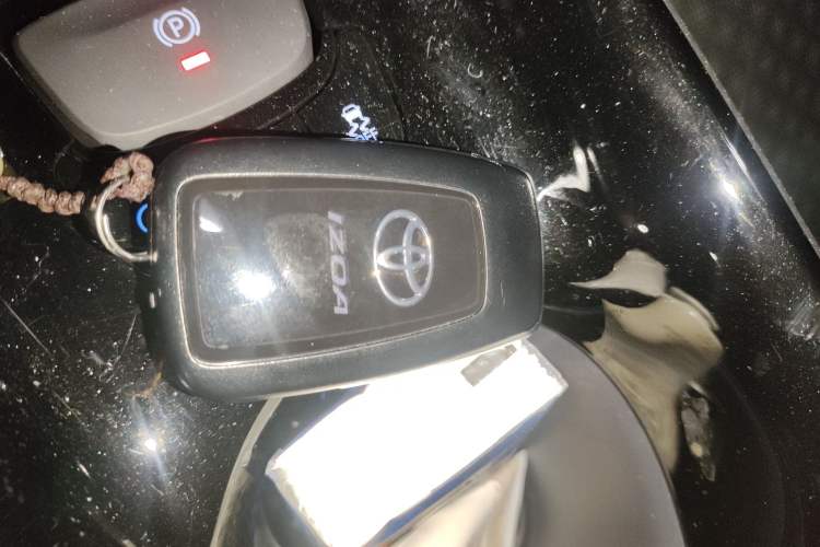 Used Toyota IZOA 2021 2.0L Yichi Version Vehicle Key