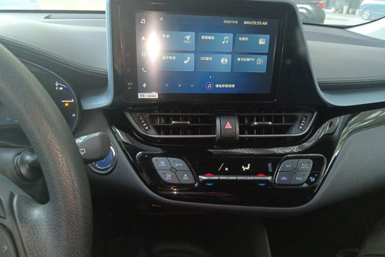 Used Toyota IZOA 2021 Dual-Motor 2.0L Yixiang Edition Audio And AC Panel
