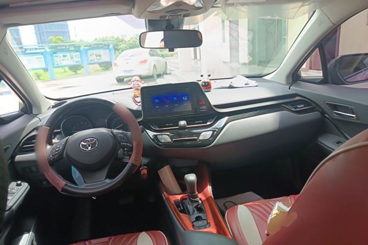Used Toyota IZOA 2021 2.0L Enjoy Edition Center Console
