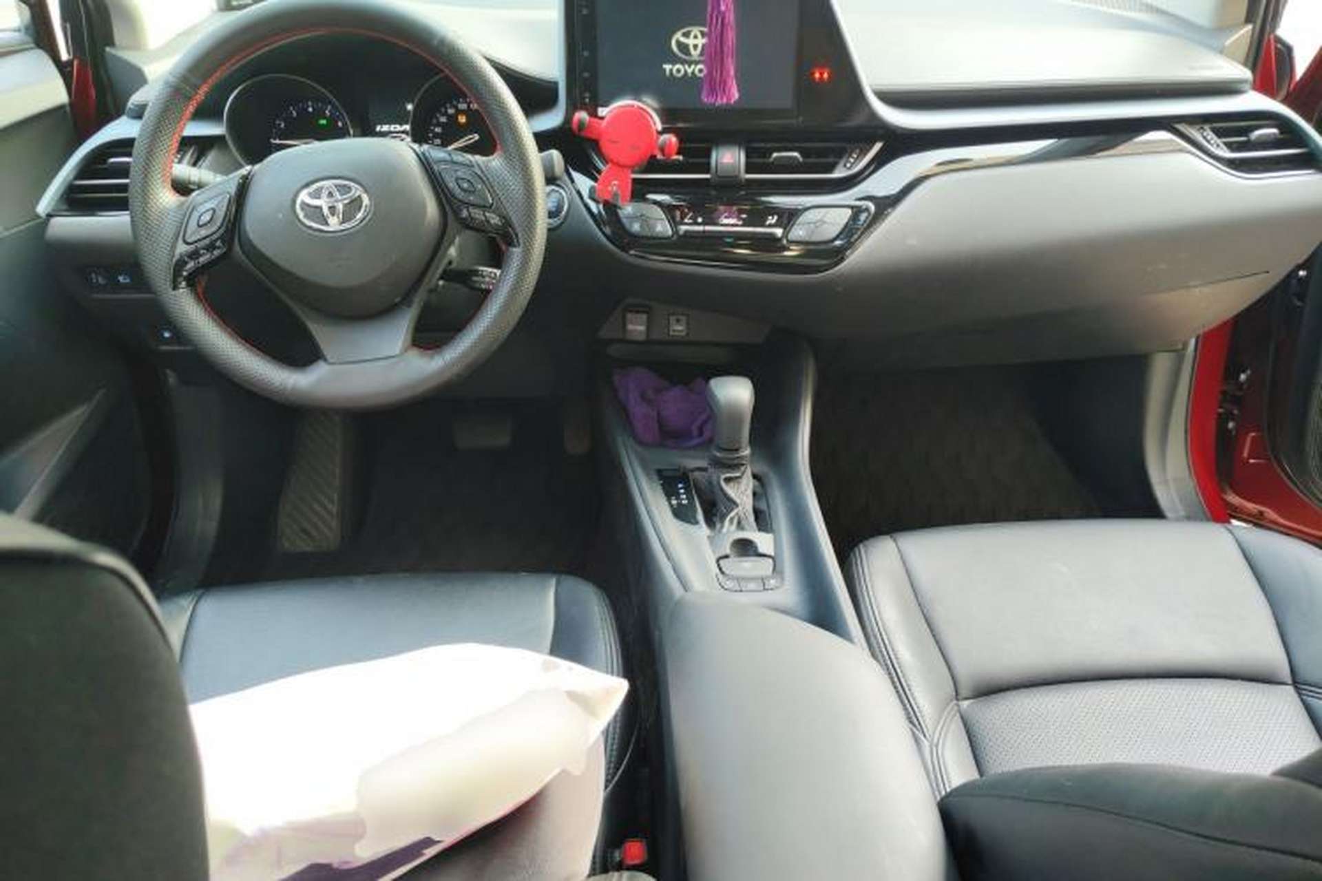 Used Toyota IZOA 2021 2.0L Enjoy Edition Center Console