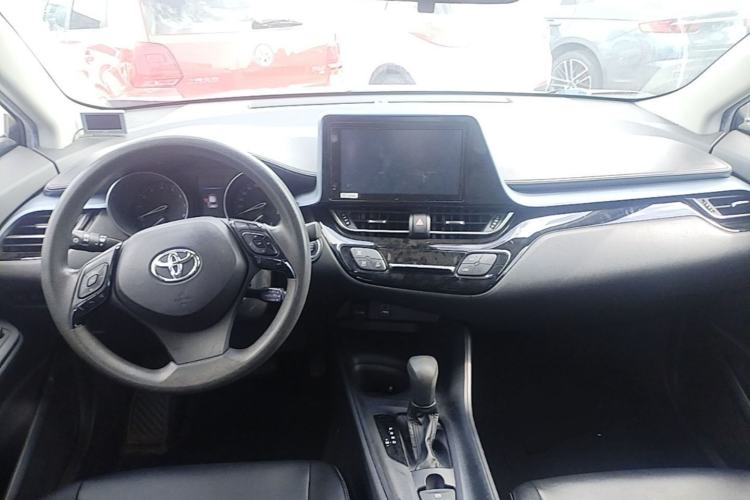 Used Toyota IZOA 2021 2.0L Enjoy Edition Center Console