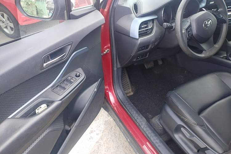 Used Toyota IZOA 2021 2.0L Enjoy Edition Driver Seat