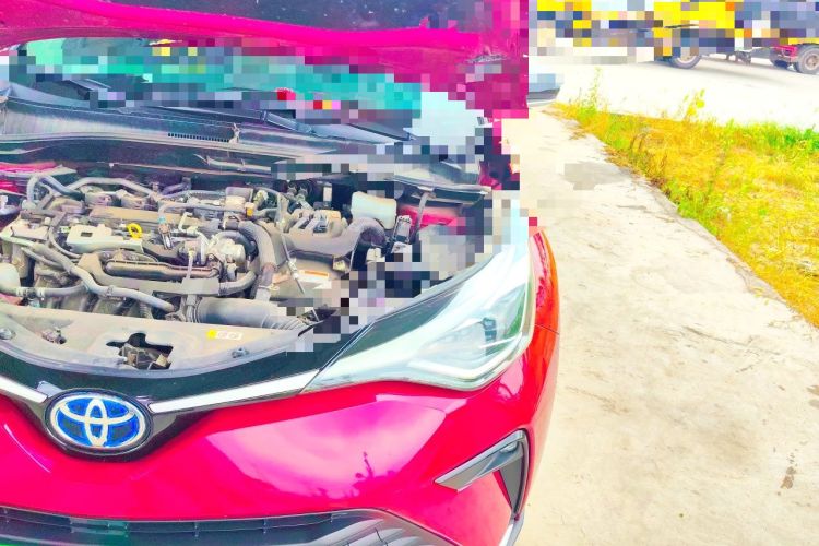 Used Toyota IZOA 2021 Dual-Motor 2.0L Yichi Edition Engine Bay Left