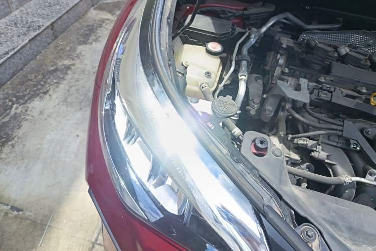 Used Toyota IZOA 2021 2.0L Enjoy Edition Engine Bay Right