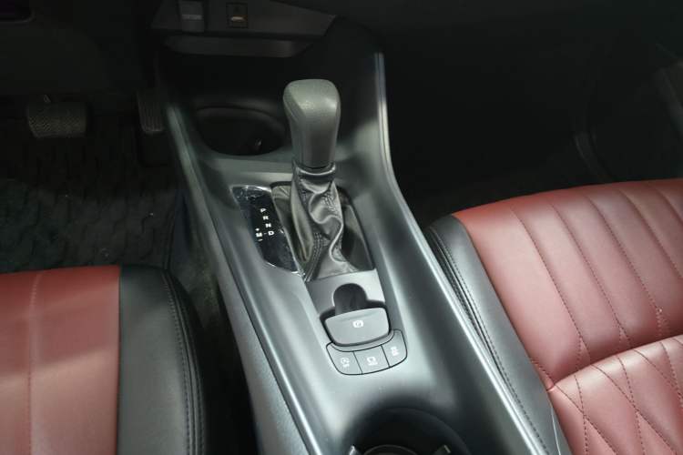 Used Toyota IZOA 2021 2.0L Enjoy Edition Gear Lever