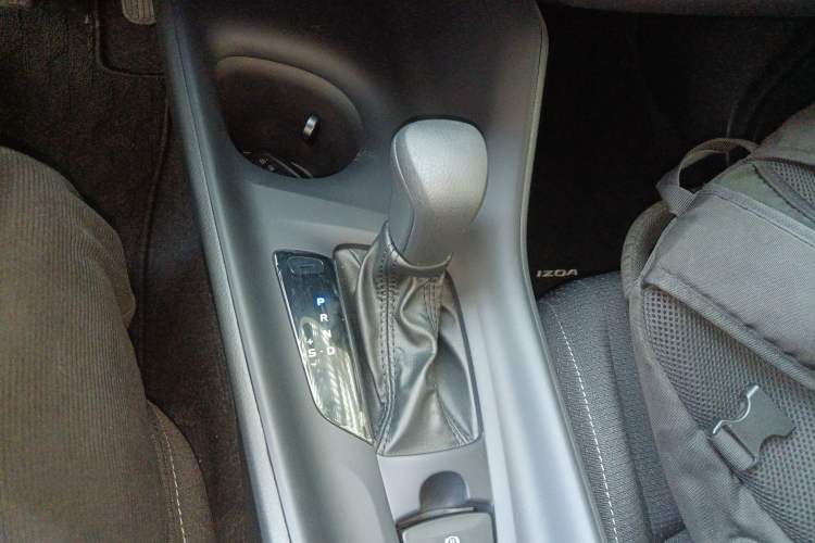 Used Toyota IZOA 2021 Dual-Motor 2.0L Yixiang Edition Gear Lever