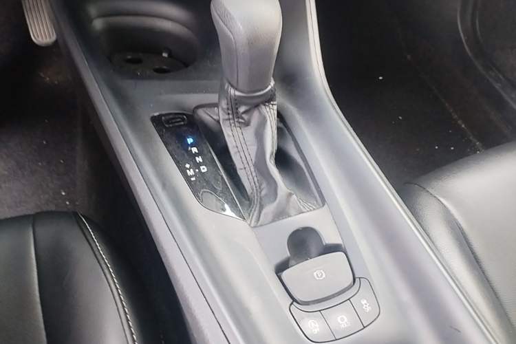 Used Toyota IZOA 2021 2.0L Enjoy Edition Gear Lever