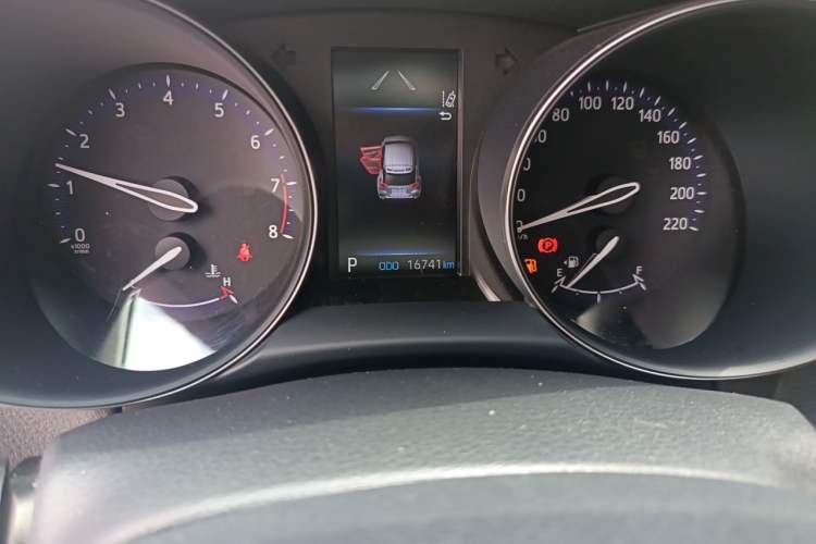 Used Toyota IZOA 2021 2.0L Enjoy Edition Odometer Close Up