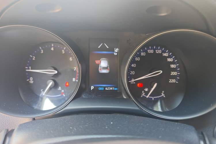 Used Toyota IZOA 2021 2.0L Yixing Version Odometer Close Up