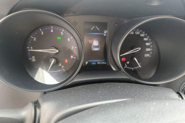Used Toyota IZOA 2021 2.0L Enjoy Edition Odometer Close Up