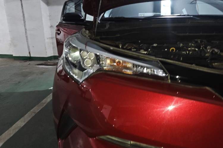Used Toyota IZOA 2021 2.0L Yixing Version Right Front Headlight