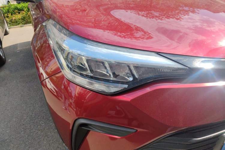 Used Toyota IZOA 2021 2.0L Enjoy Edition Right Front Headlight