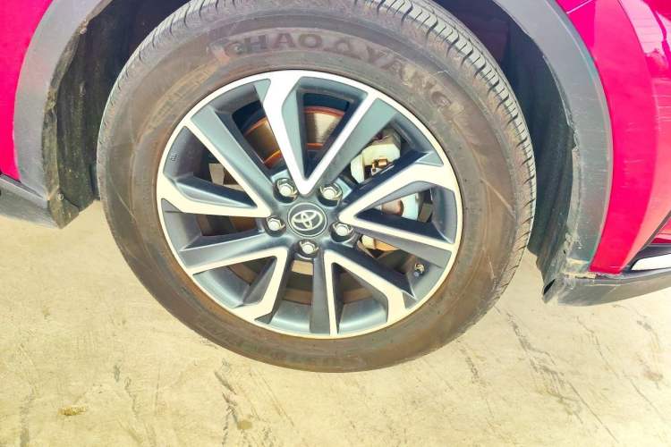 Used Toyota IZOA 2021 Dual-Motor 2.0L Yichi Edition Right Front Wheel Hub
