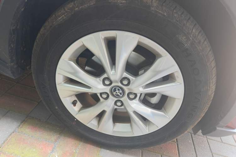 Used Toyota IZOA 2021 2.0L Yixing Version Right Front Wheel Hub